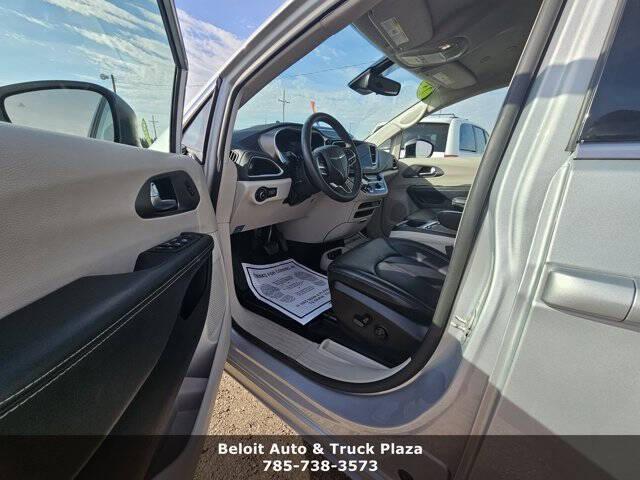 2023 Chrysler Pacifica Hybrid Touring L
