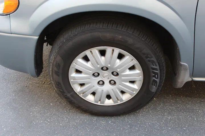 2005 Chrysler Town & Country Base