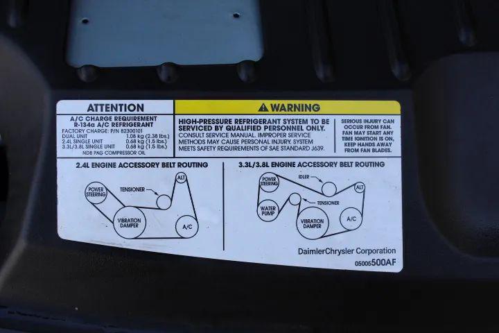 2005 Chrysler Town & Country Base