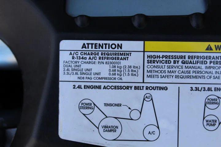 2005 Chrysler Town & Country Base