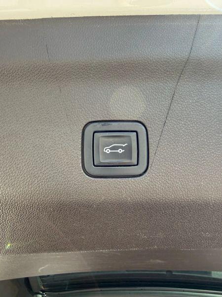 2022 Chevrolet Suburban 2WD LT