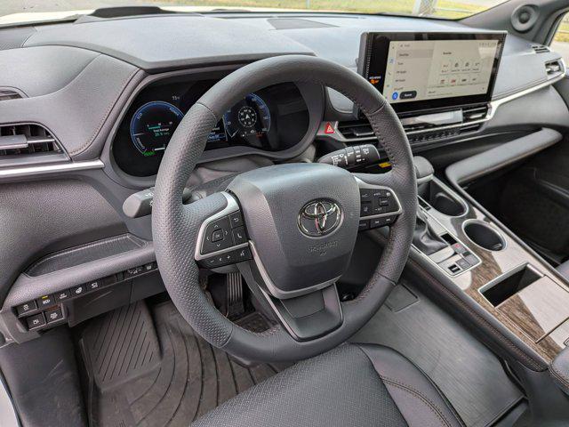 2025 Toyota Sienna Platinum