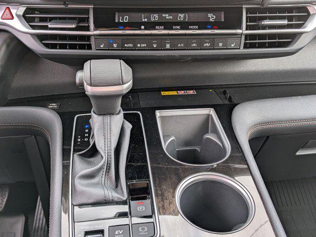 2025 Toyota Sienna Platinum
