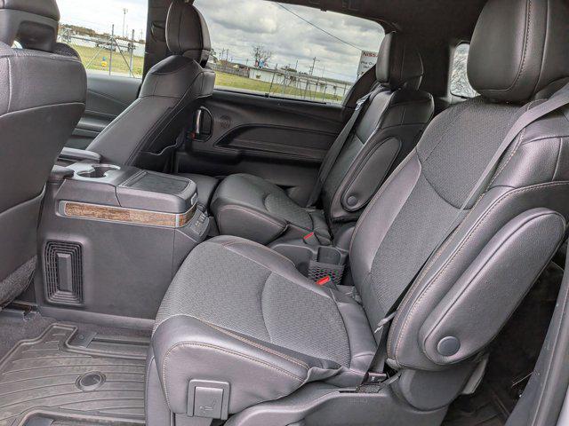 2025 Toyota Sienna Platinum