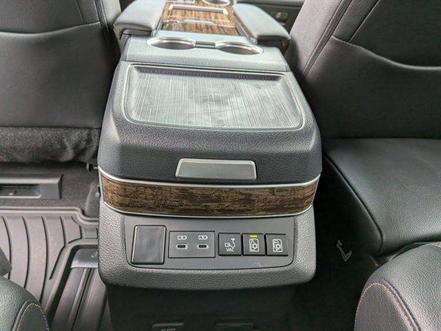 2025 Toyota Sienna Platinum