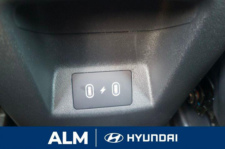 New 2026 White Pearl HYUNDAI SE FWD image 20