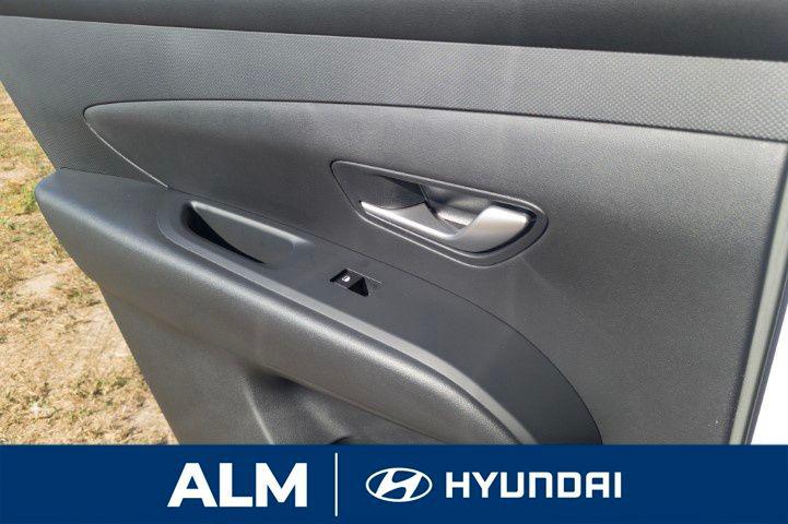 New 2026 White Pearl HYUNDAI SE FWD image 21