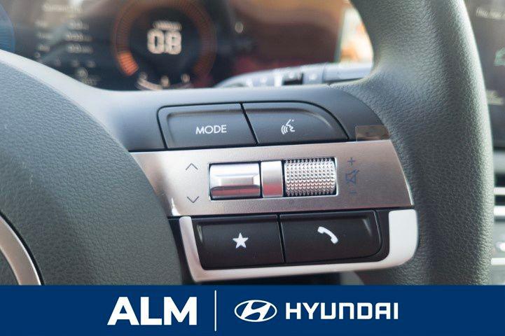 New 2026 White Pearl HYUNDAI SE FWD image 26