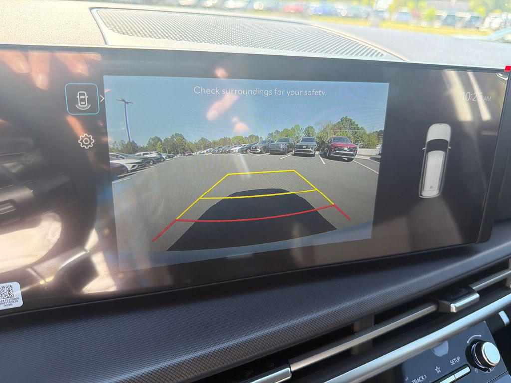 New 2026 White HYUNDAI SE FWD image 29