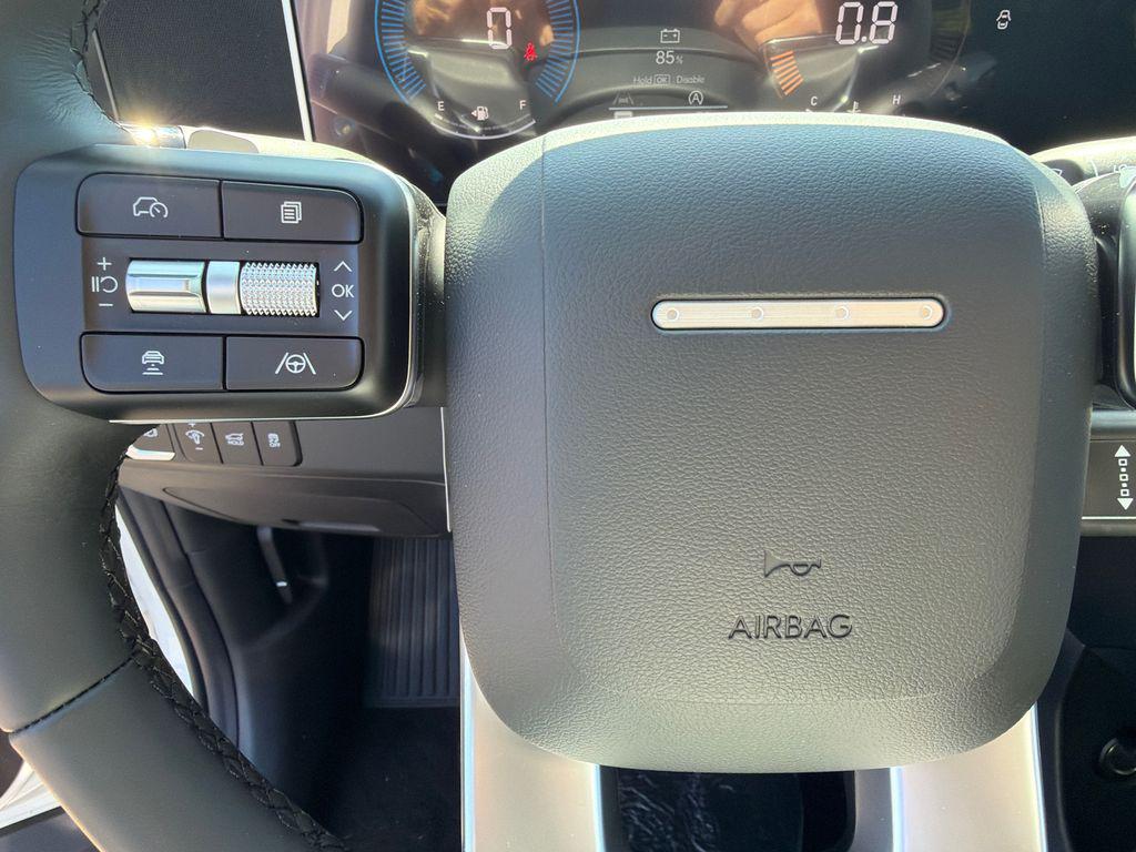 New 2026 White HYUNDAI SE FWD image 32