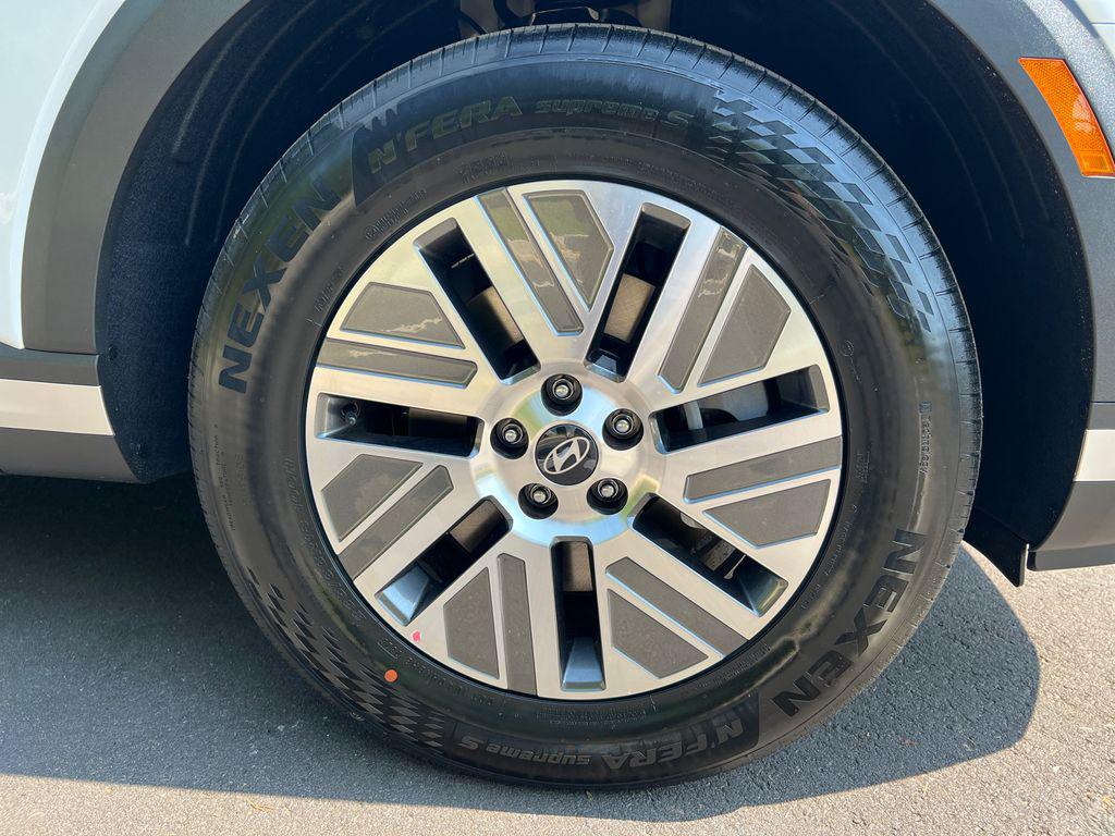 New 2026 White Pearl HYUNDAI Blue SEL 7P image 14