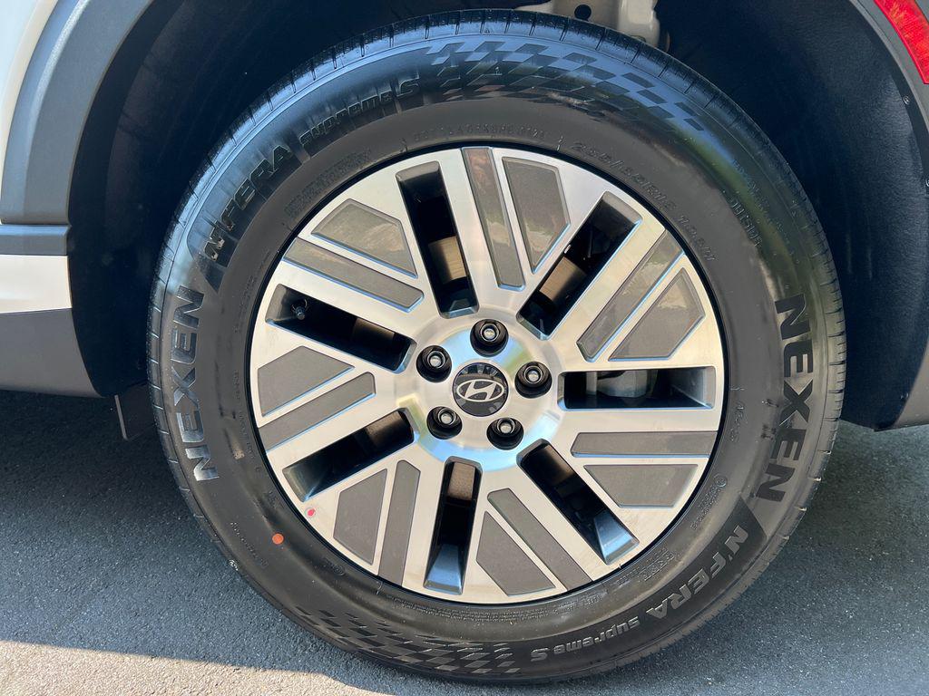 New 2026 White Pearl HYUNDAI Blue SEL 7P image 23
