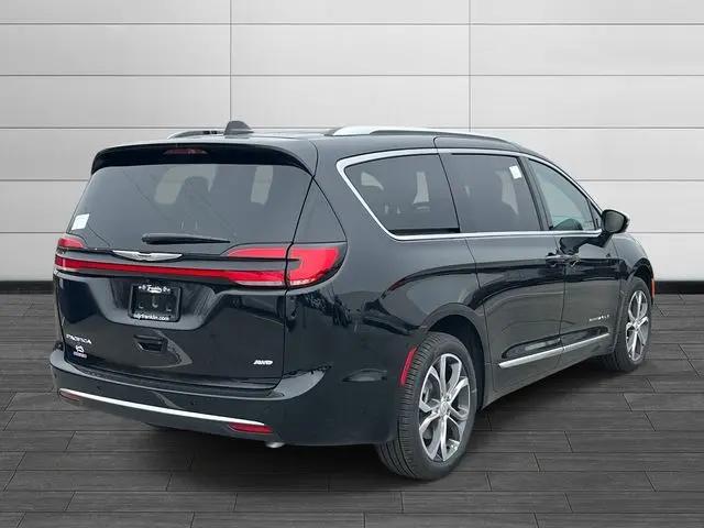 2026 Chrysler Pacifica Pinnacle AWD