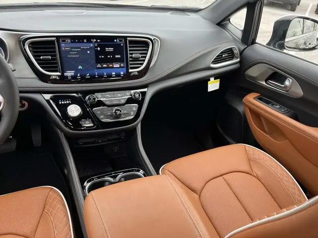 2026 Chrysler Pacifica Pinnacle AWD