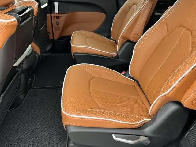 2026 Chrysler Pacifica Pinnacle AWD
