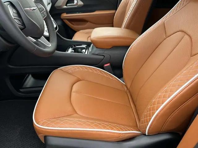 2026 Chrysler Pacifica Pinnacle AWD