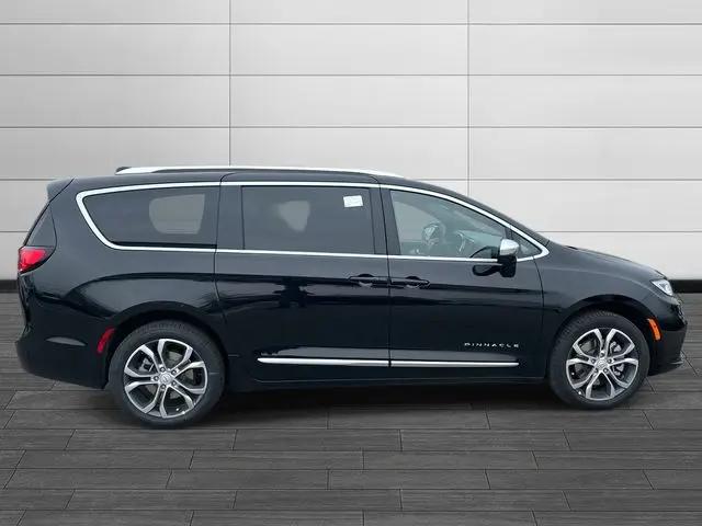2026 Chrysler Pacifica Pinnacle AWD