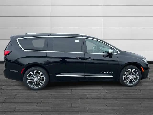 2026 Chrysler Pacifica Pinnacle AWD