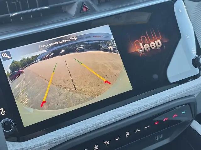 2026 Jeep Cherokee Laredo 4x4