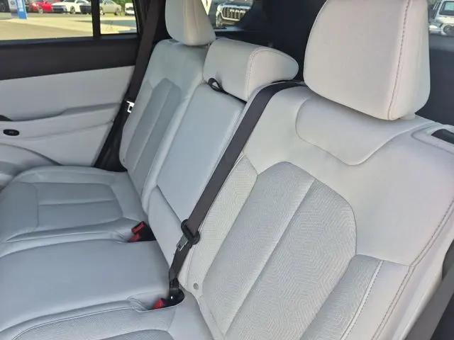 2026 Jeep Cherokee Laredo 4x4