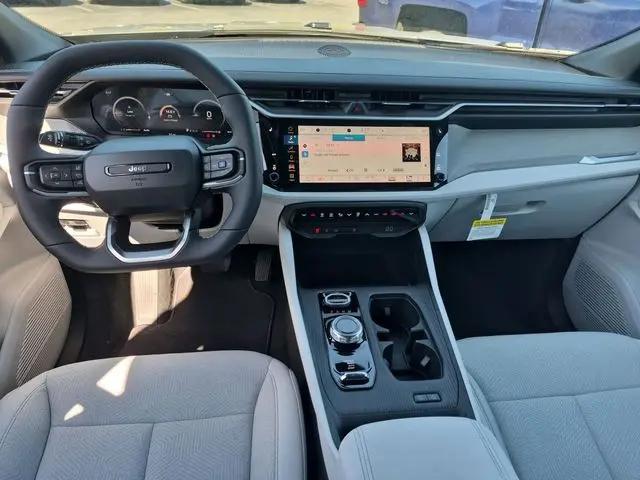 2026 Jeep Cherokee Laredo 4x4