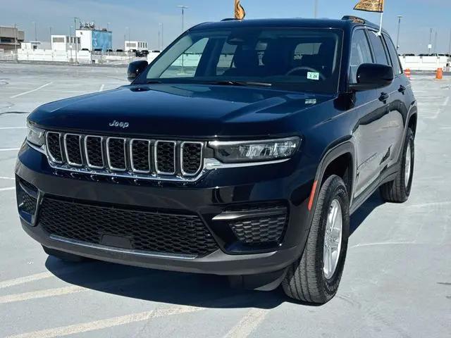 2023 Jeep Grand Cherokee Laredo 4x4
