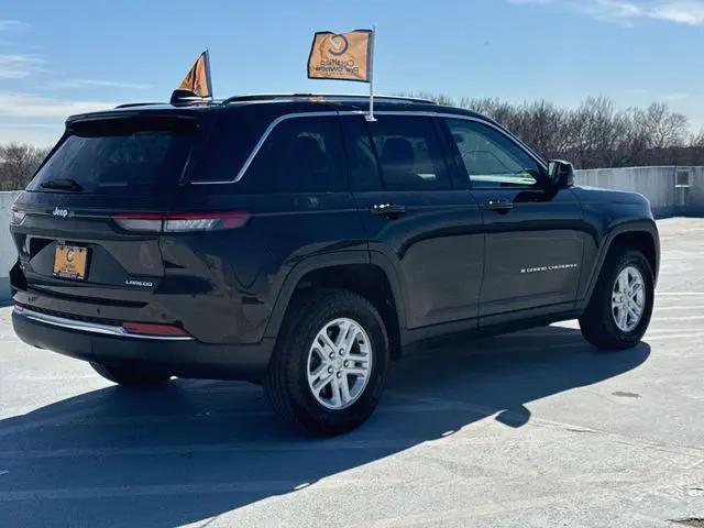 2023 Jeep Grand Cherokee Laredo 4x4