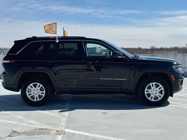 2023 Jeep Grand Cherokee Laredo 4x4