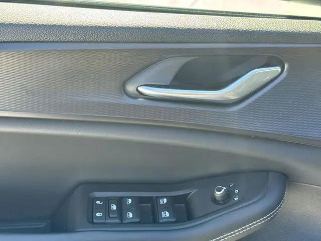 2023 Jeep Grand Cherokee Laredo 4x4