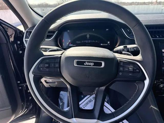 2023 Jeep Grand Cherokee Laredo 4x4