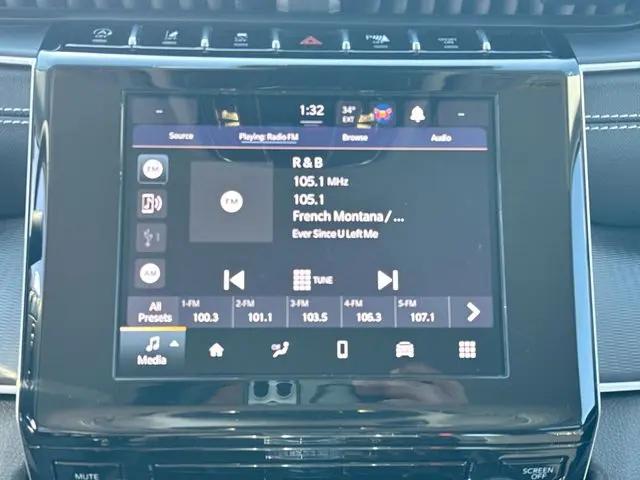 2023 Jeep Grand Cherokee Laredo 4x4