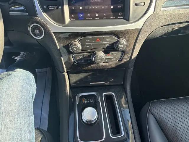 2023 Chrysler 300 Touring-L AWD