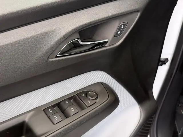 2027 Chevrolet Bolt LT FWD