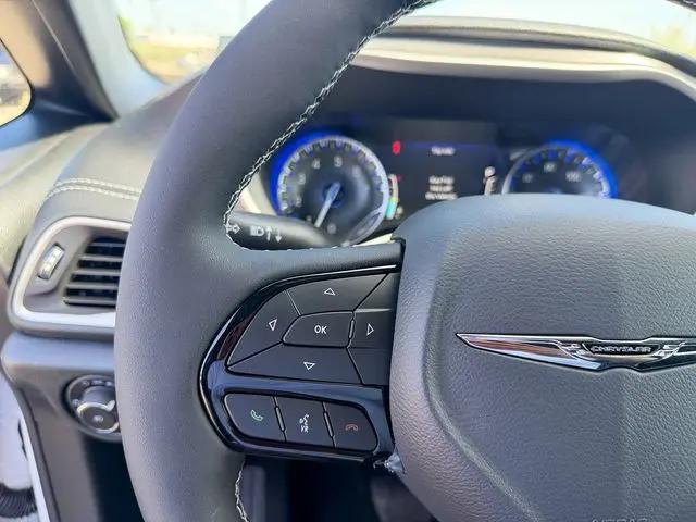 2026 Chrysler Pacifica Select AWD