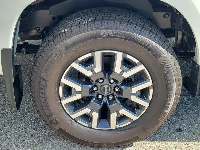 2026 Nissan Frontier Crew Cab SV 4x2