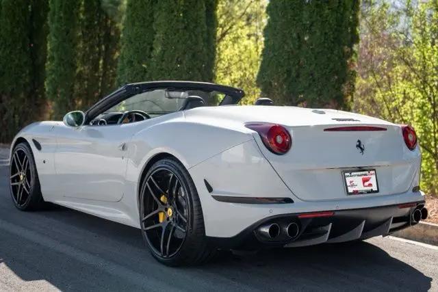 2016 Ferrari California T