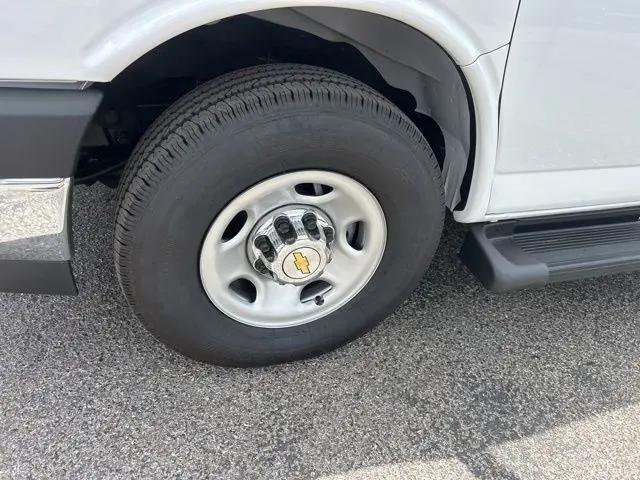 2025 Chevrolet Express Cargo Van RWD 3500 Extended Wheelbase WT
