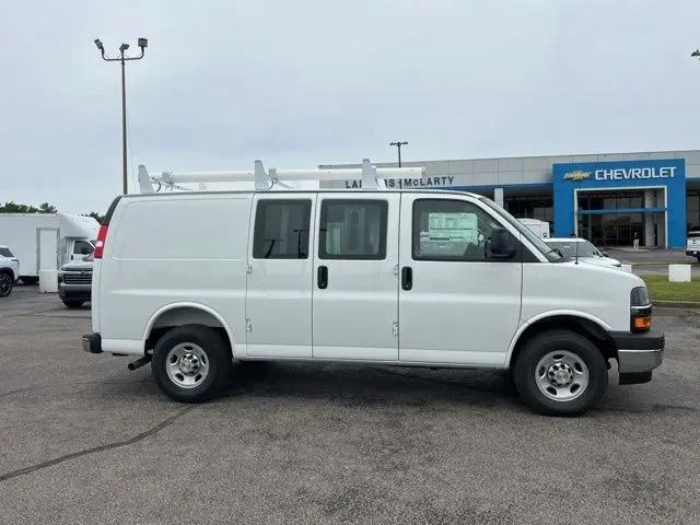 2026 Chevrolet Express Cargo Van 2500 Regular Wheelbase, WT, RWD