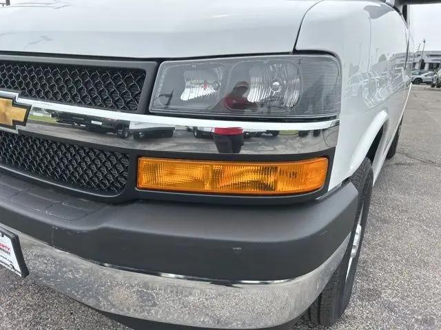 2026 Chevrolet Express Cargo Van 2500 Regular Wheelbase, WT, RWD