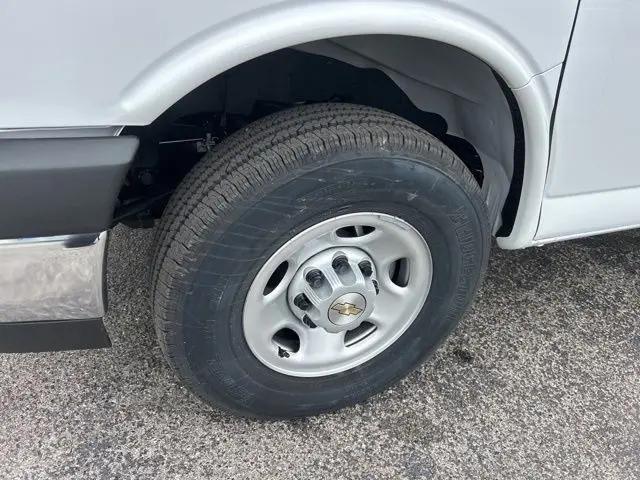 2026 Chevrolet Express Cargo Van 2500 Regular Wheelbase, WT, RWD