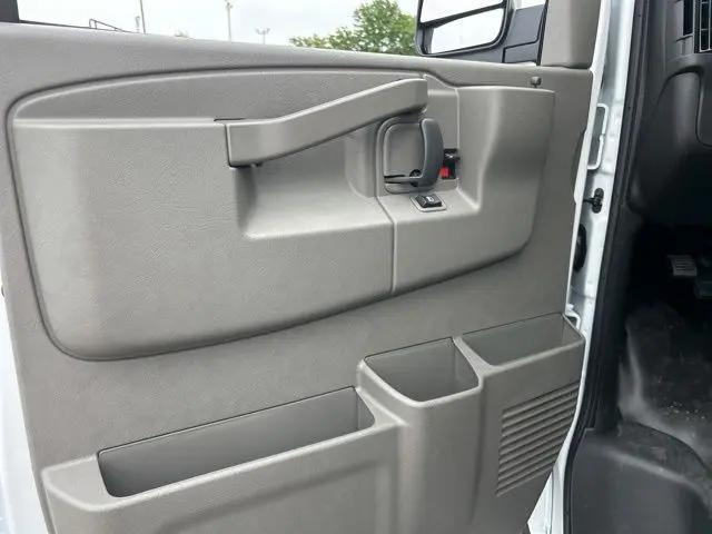 2026 Chevrolet Express Cargo Van 2500 Regular Wheelbase, WT, RWD