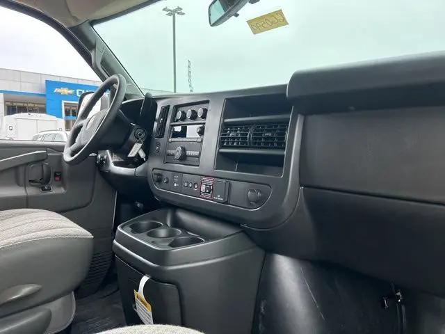2026 Chevrolet Express Cargo Van 2500 Regular Wheelbase, WT, RWD