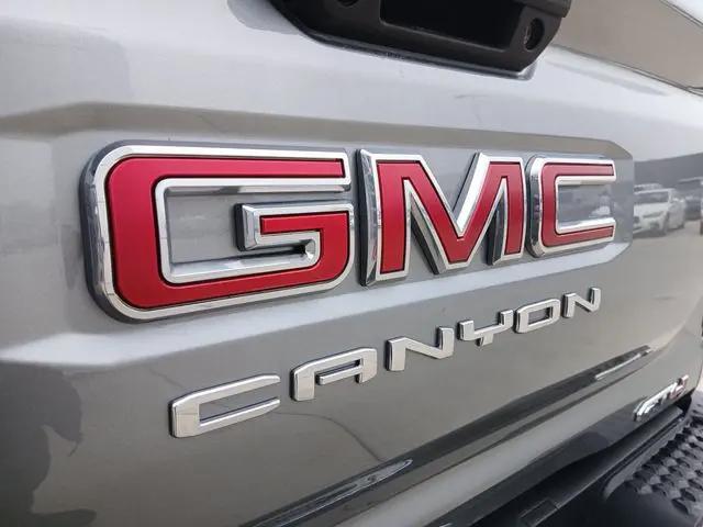 2024 GMC Canyon 4WD AT4