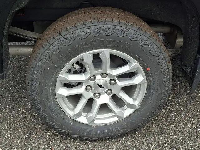 2026 Chevrolet Silverado 1500 4WD Crew Cab Short Bed RST