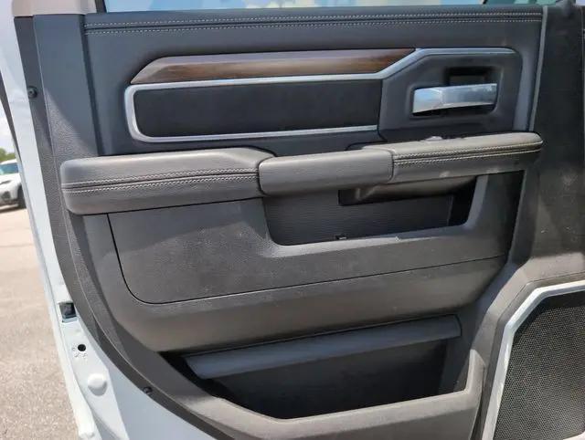 2024 Ram 3500 Laramie Crew Cab 4x4 8 Box