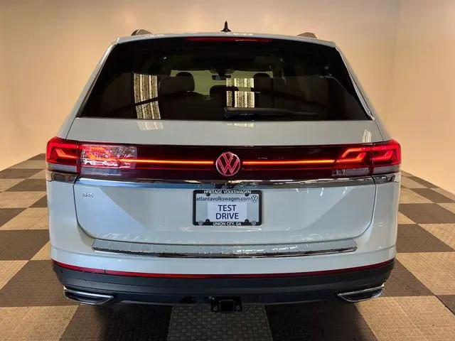 2026 Volkswagen Atlas SE with Technology
