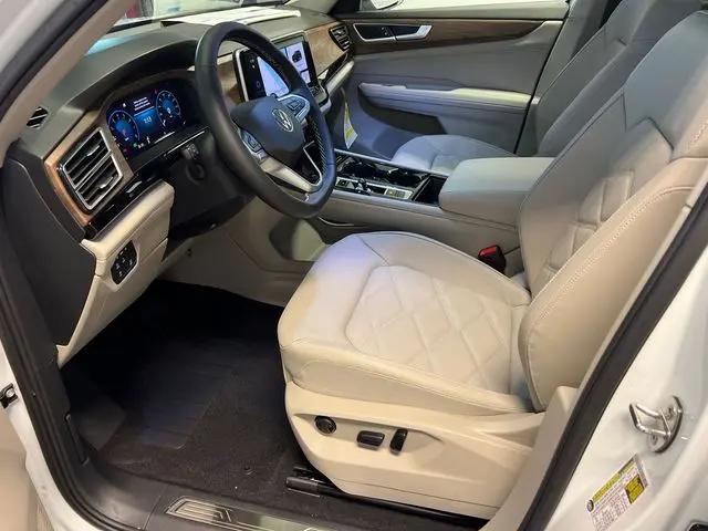 2026 Volkswagen Atlas SE with Technology