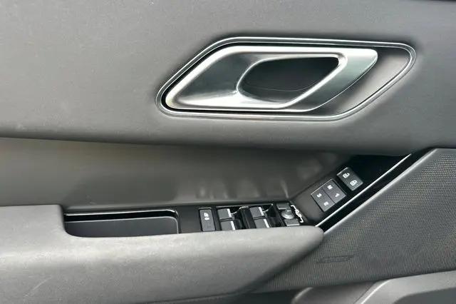 2025 Land Rover Range Rover Velar P250 Dynamic SE
