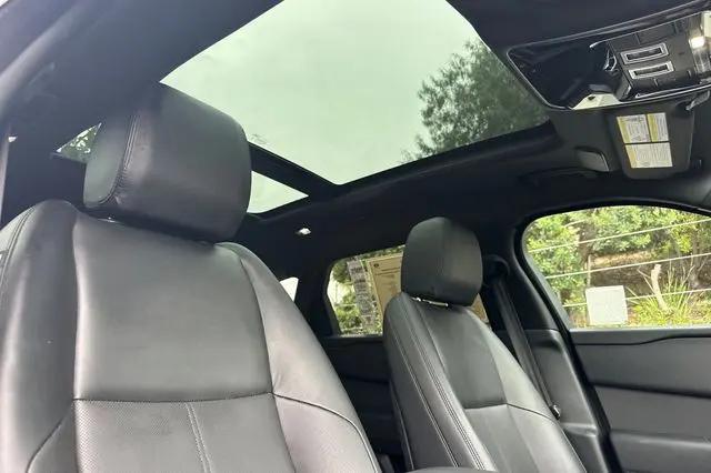 2025 Land Rover Range Rover Velar P250 Dynamic SE