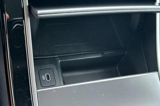 2025 Land Rover Range Rover Velar P250 Dynamic SE